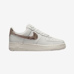 Nike Air Force 1 Low - Womens White Leather Sneaker Shoes- Size 7.5